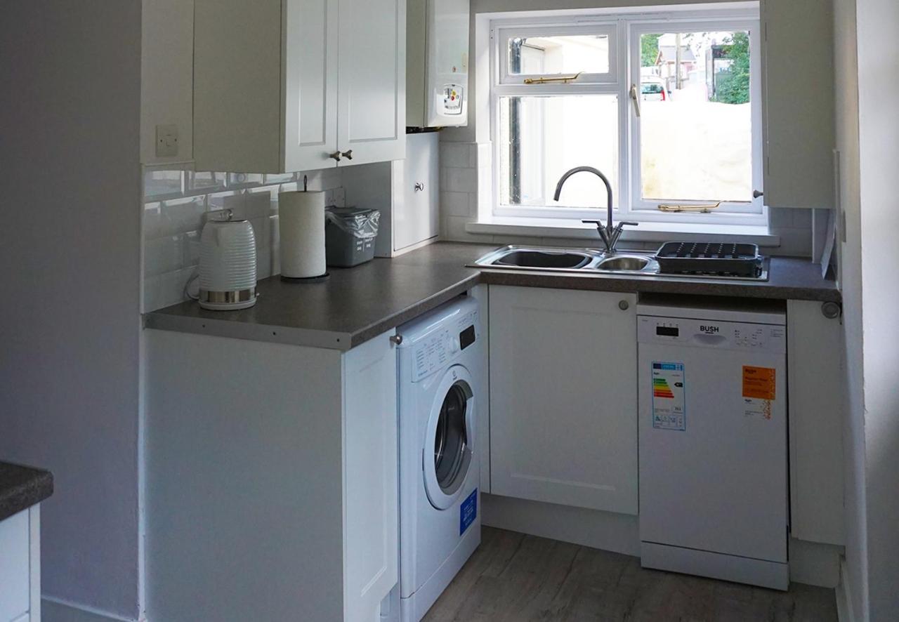 Staycation At Pine Cottage, A Newly Refurbished Holiday Cottage Goodwick Exteriör bild